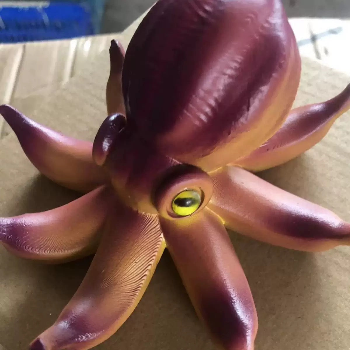 Octopus Figurine (size:12cm*12cm*6cm)