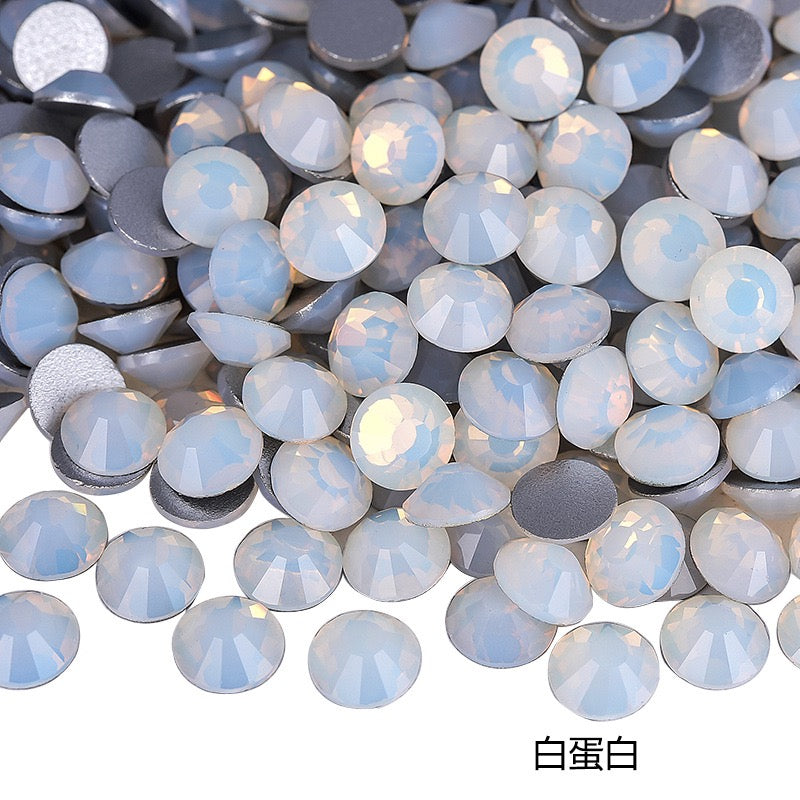 Mixed Size SS3-SS16 Glass Rhinestones