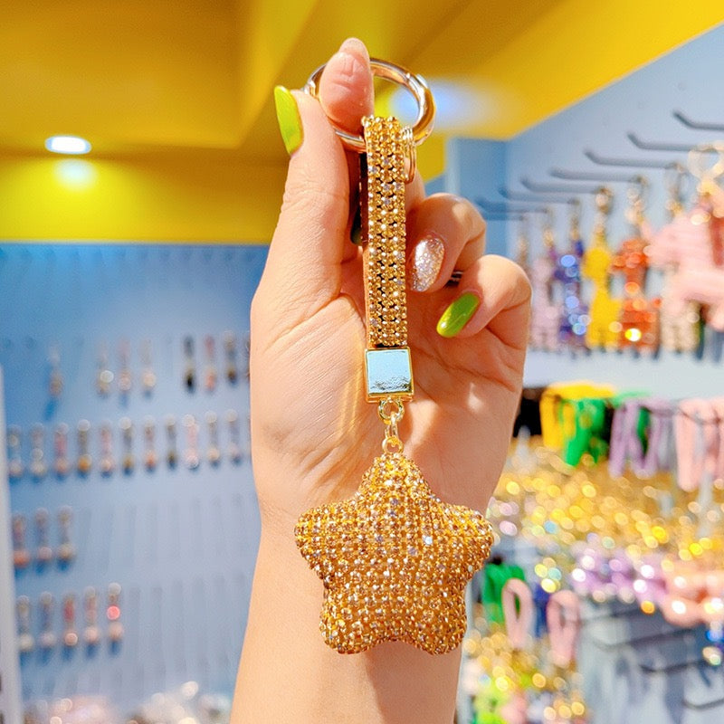 A keychain full of diamond five-pointed stars