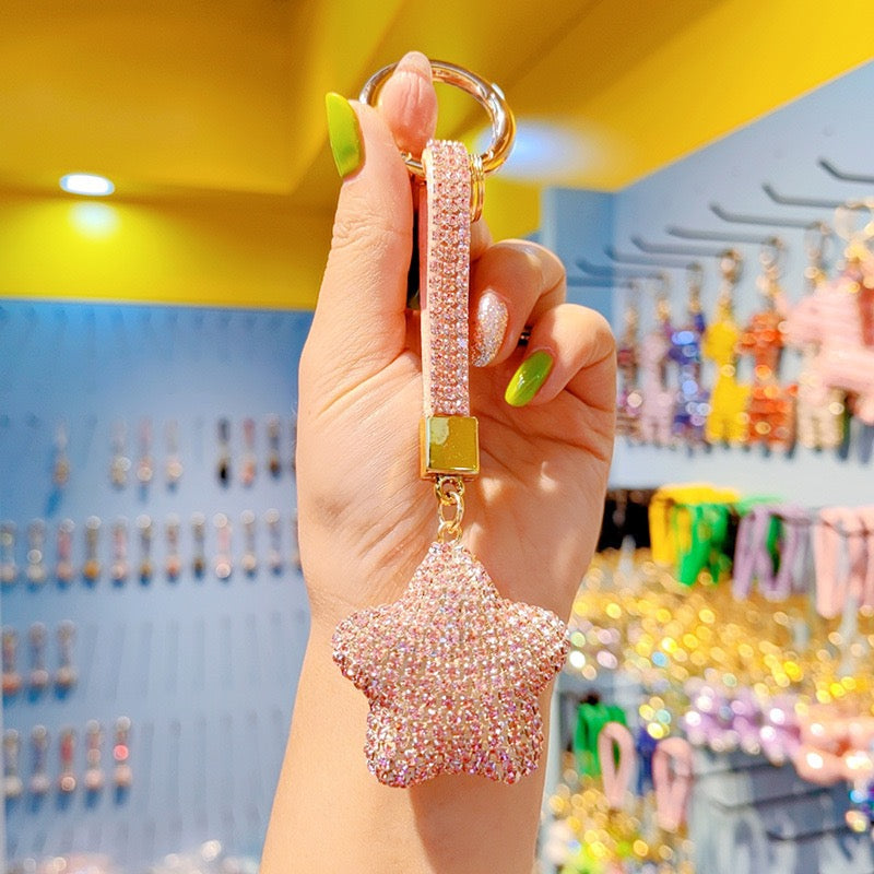 A keychain full of diamond five-pointed stars
