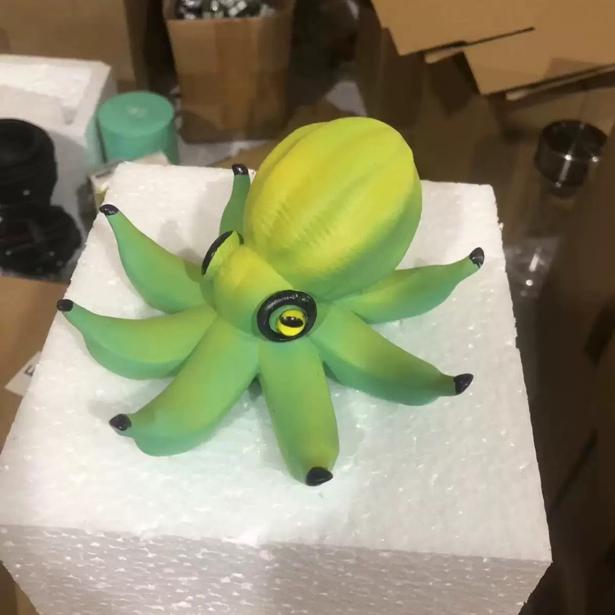 Octopus Figurine  (size：12cm*12cm*6cm)