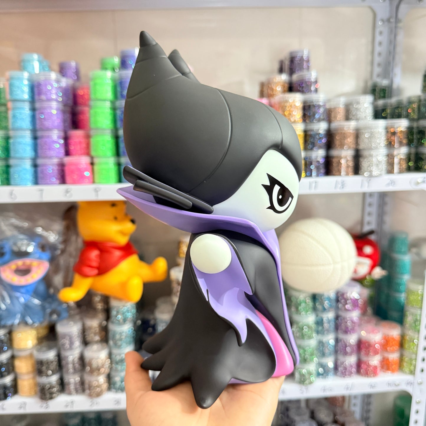New Arrivals - Ursula、Maleficent、Shrek flgural、ELF、Money Bank