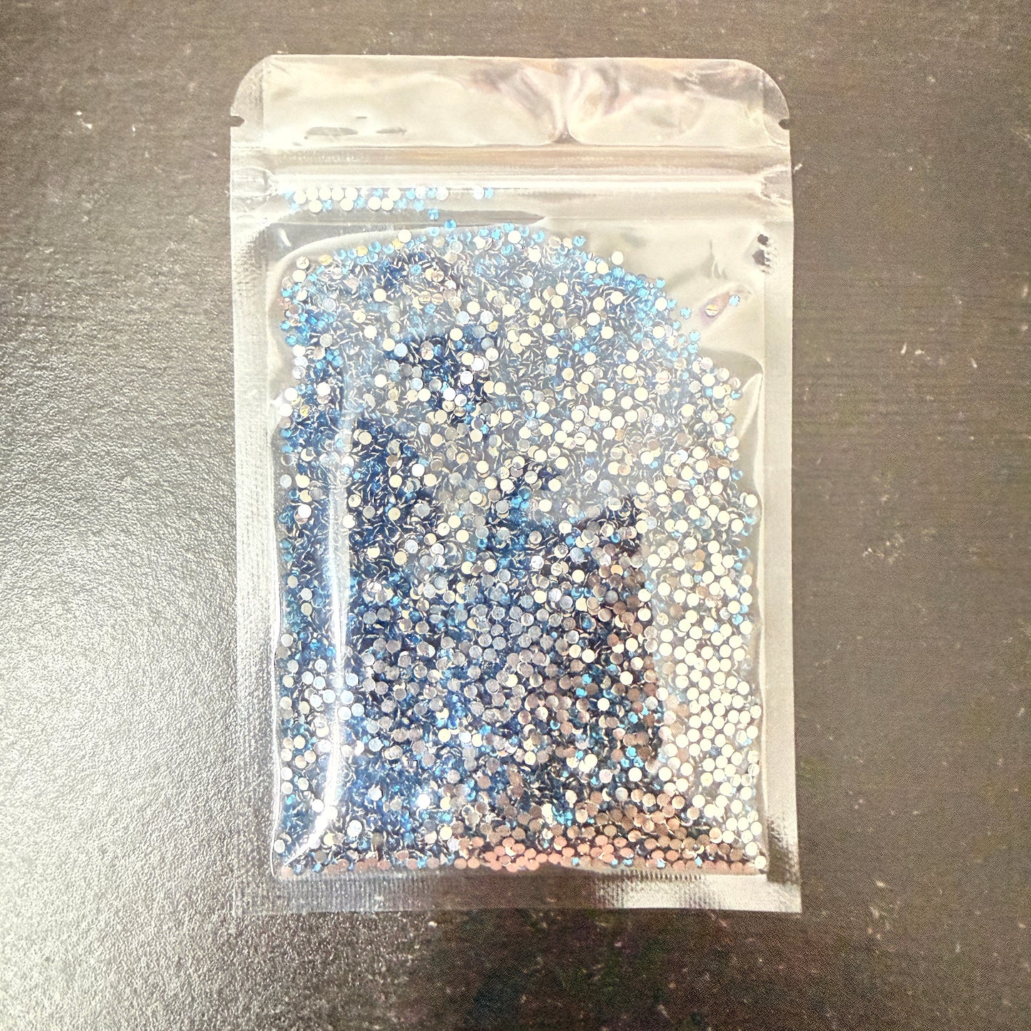 New Arrivals -  Silver Bottom Resin rhinestone  2MM  small  bag (free shipping)
